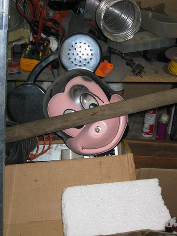 un mickey avec une oreillette ??
