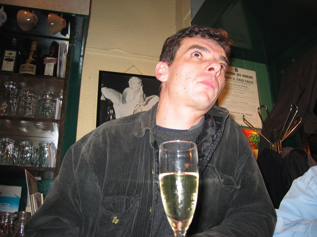 Eric, un verre de vin blanc t'attend !